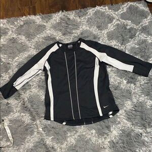 Nike sphere Long sleeve shirt Size M EUC Black workout , running sweatshirt